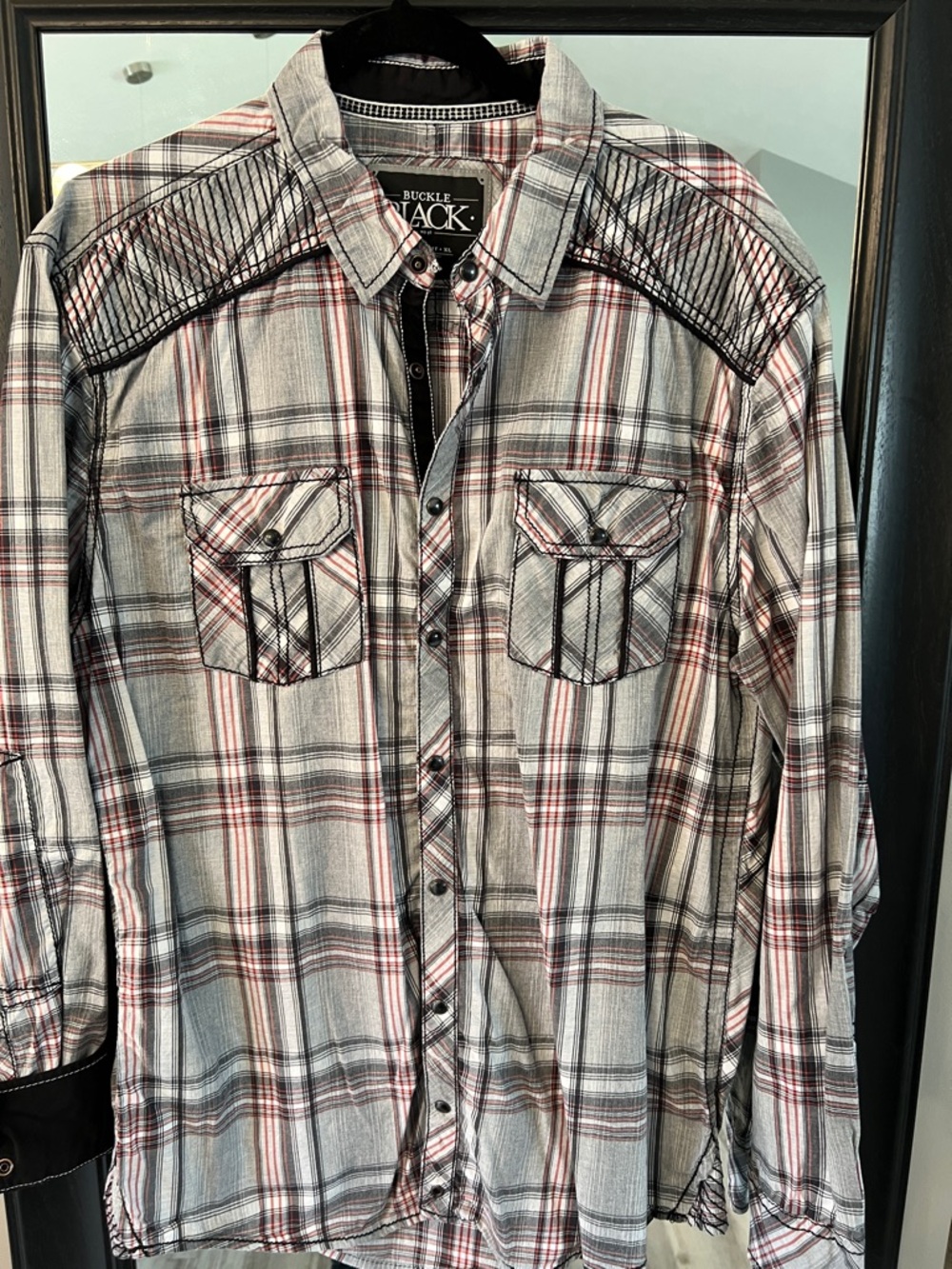 Buckle Men's Gray & Red Plaid Button-Down Shirt